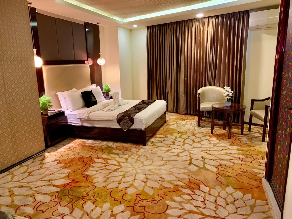 Hotel Noorjahan Grand Силет Екстериор снимка