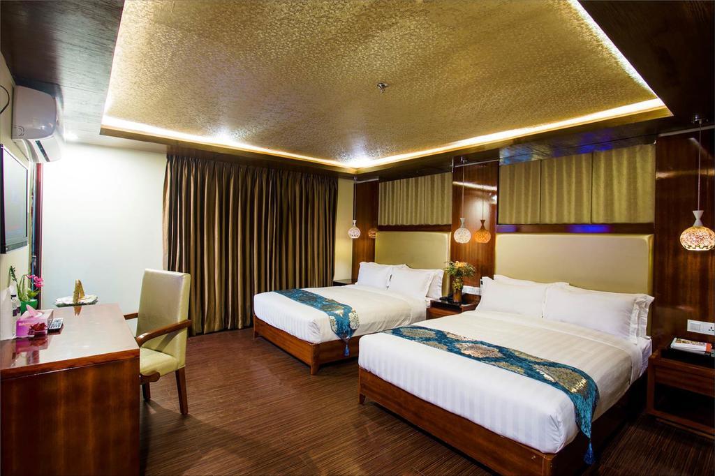 Hotel Noorjahan Grand Силет Екстериор снимка