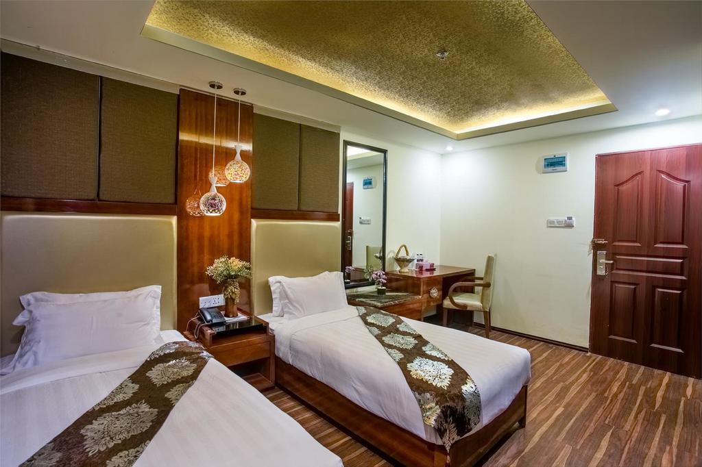 Hotel Noorjahan Grand Силет Екстериор снимка