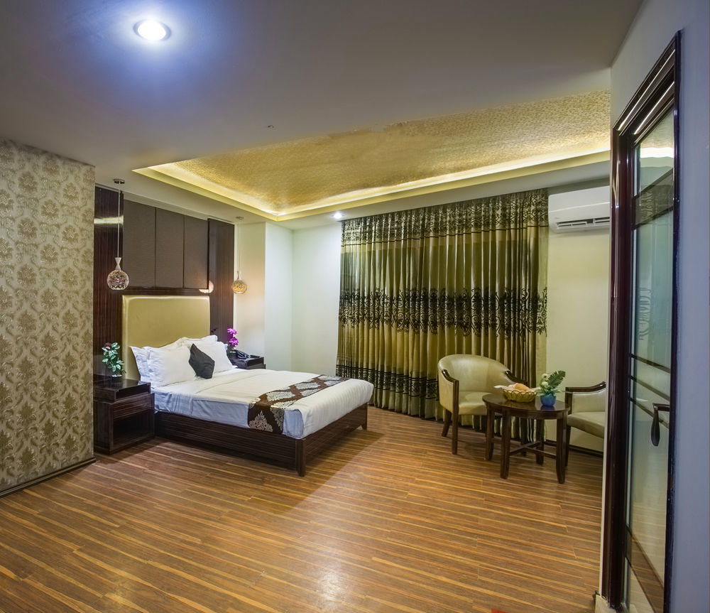 Hotel Noorjahan Grand Силет Екстериор снимка